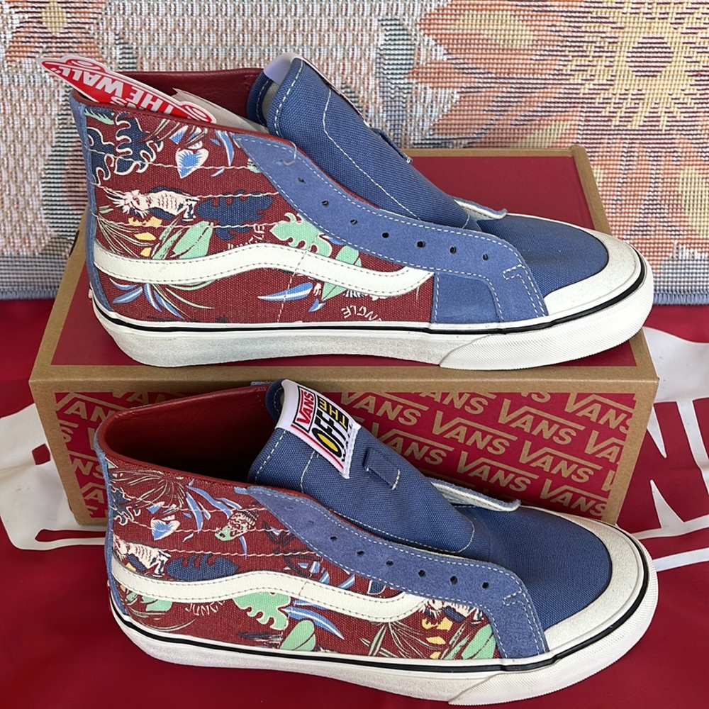 Vans Sk8-Hi 138 Dec
(Hawanjng|)Mnlghtblmshmlw
VNOA4BX2B6R
WMNS sneakers - Picture 2 of 16